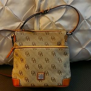 Dooney and bourke crossbody bag